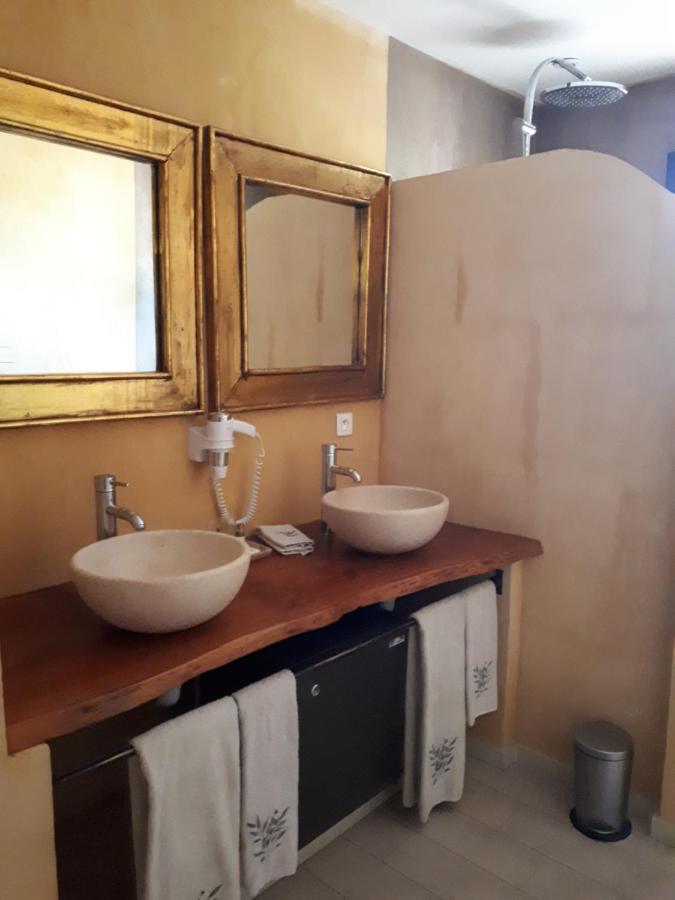 Mas Saint-Joseph Bed & Breakfast Fontvieille Eksteriør bilde