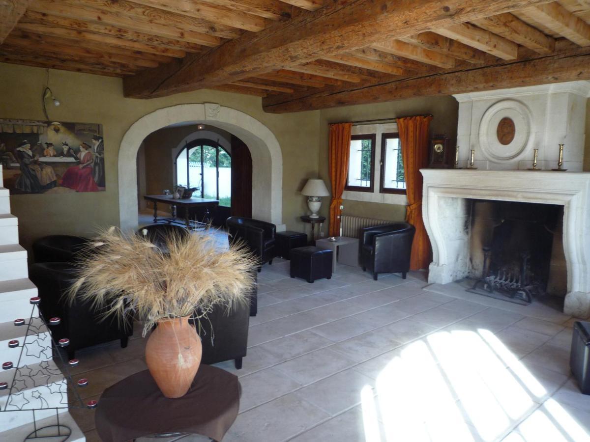 Mas Saint-Joseph Bed & Breakfast Fontvieille Eksteriør bilde